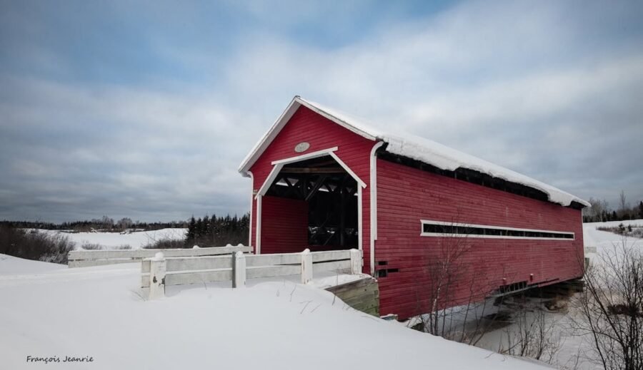 Le Pont Couvert Sainte-Jeanne-D’Arc