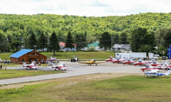 Aéroport de Mont-Laurier - Laurentides