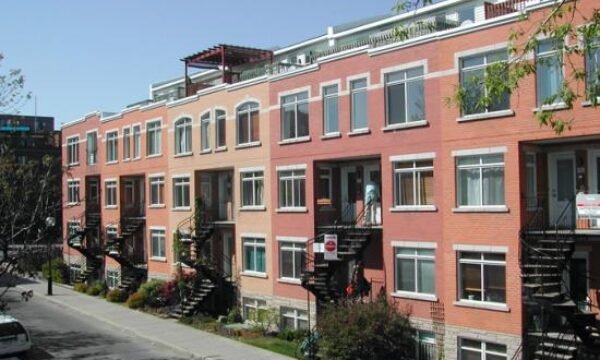 Au 4700 Rivard - Montreal