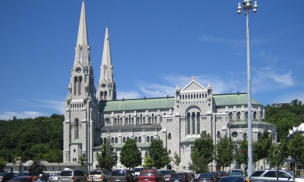 Basilique Sainte-Anne-de-Beaupré-Québec.JPG