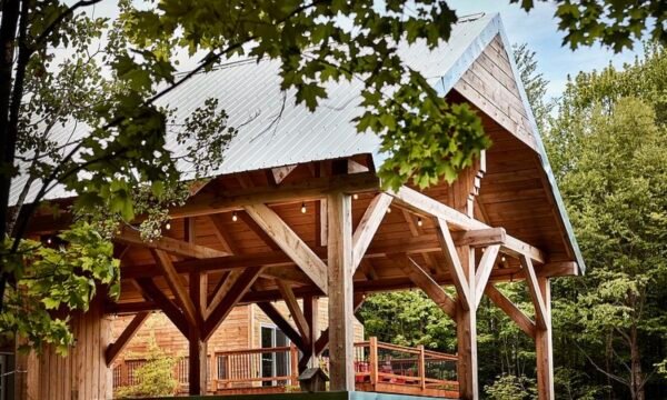 LA STATION DU CHÊNE ROUGE