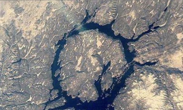 Le Cratère de Manicouagan-Cote-Nord
