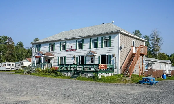 Le Métropole St-René - Matane -Gaspésie