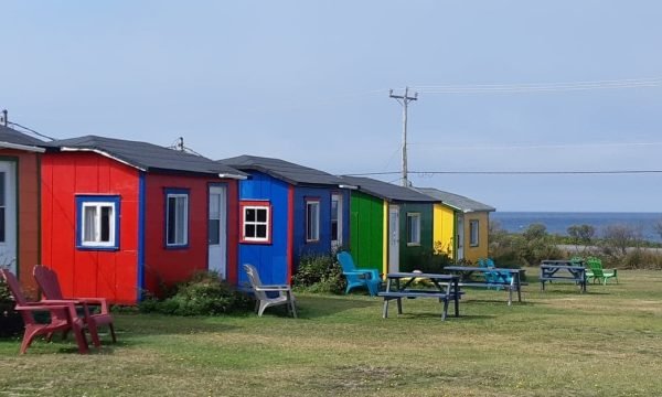 Le Vacancier De La Mer Motel-Cabines-Baie-des-Sables-Gaspésie.jpg