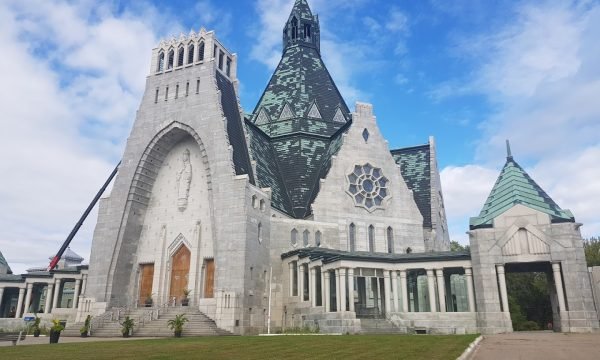 Sanctuaire Notre Dame du Cap-Trois-Rivieres-Mauricie.jpg