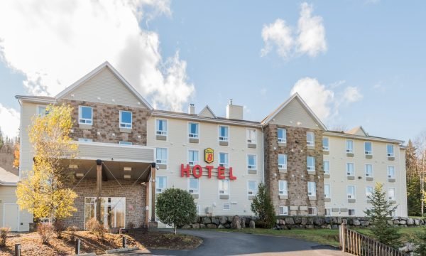 Super 8 by Wyndham Sainte Agathe Des Monts-Laurentides