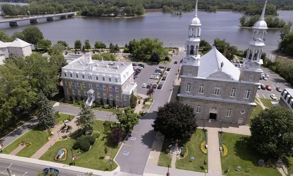 Ville de Saint-Eustache-Destination Laurentides